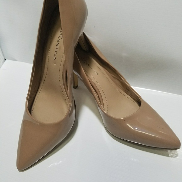 BCBGENERATION SIZE UP IS LEATHER PUMPS 6M - Picture 3 of 5